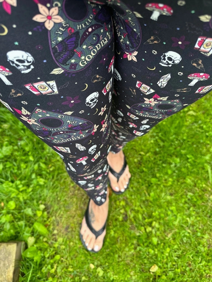 Tarot/Raven Skull Print Pocket Leggings