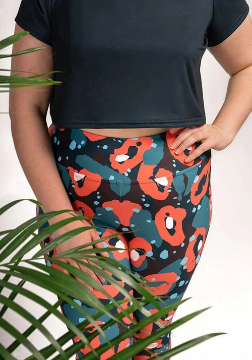 SHE REBEL - Leopard Kiss Leggings | Plus Size